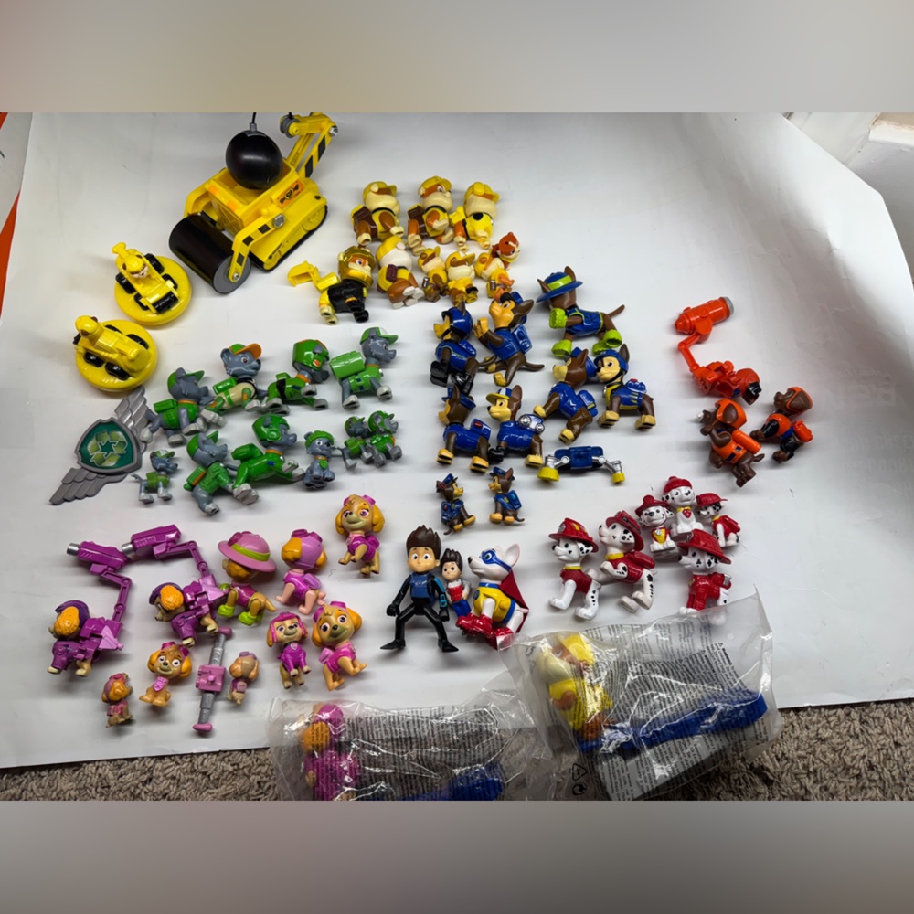 Paw patrol assorted figures. Whole lot.